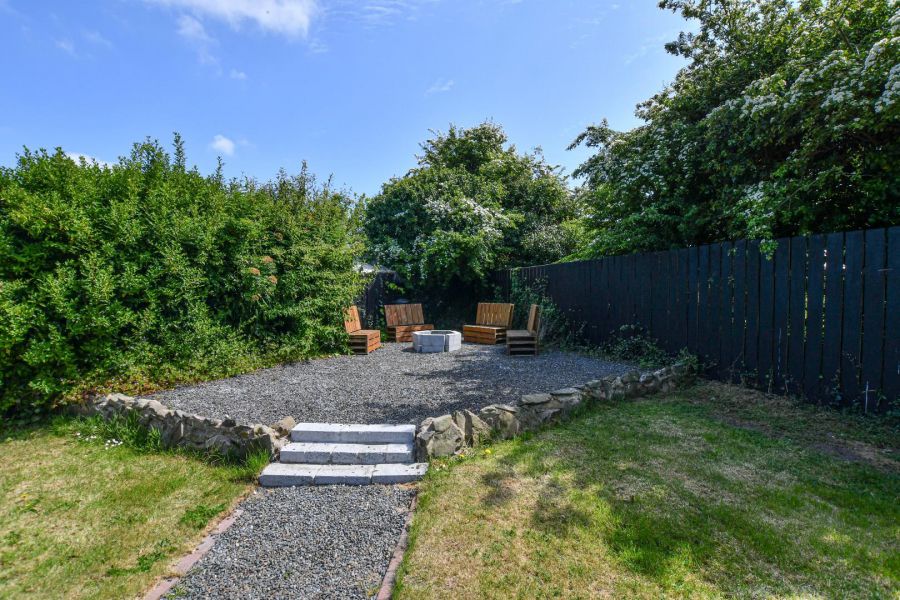 51 Stonebridge Gardens
