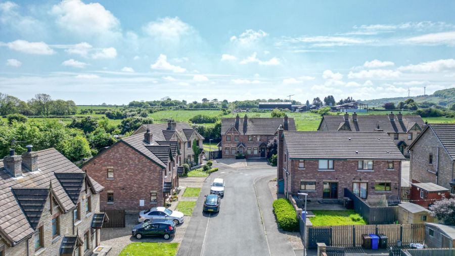 51 Stonebridge Gardens