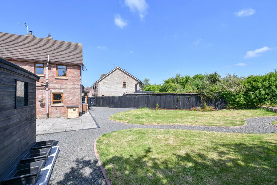 51 Stonebridge Gardens