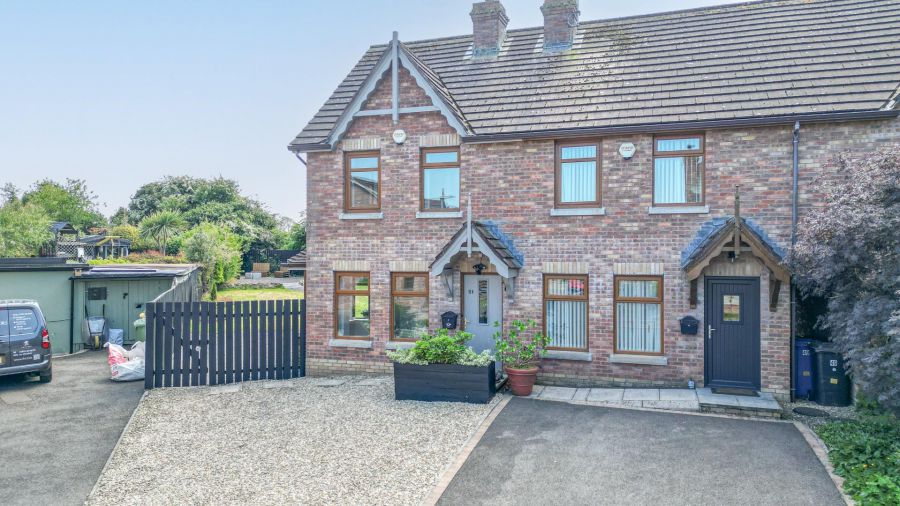 51 Stonebridge Gardens