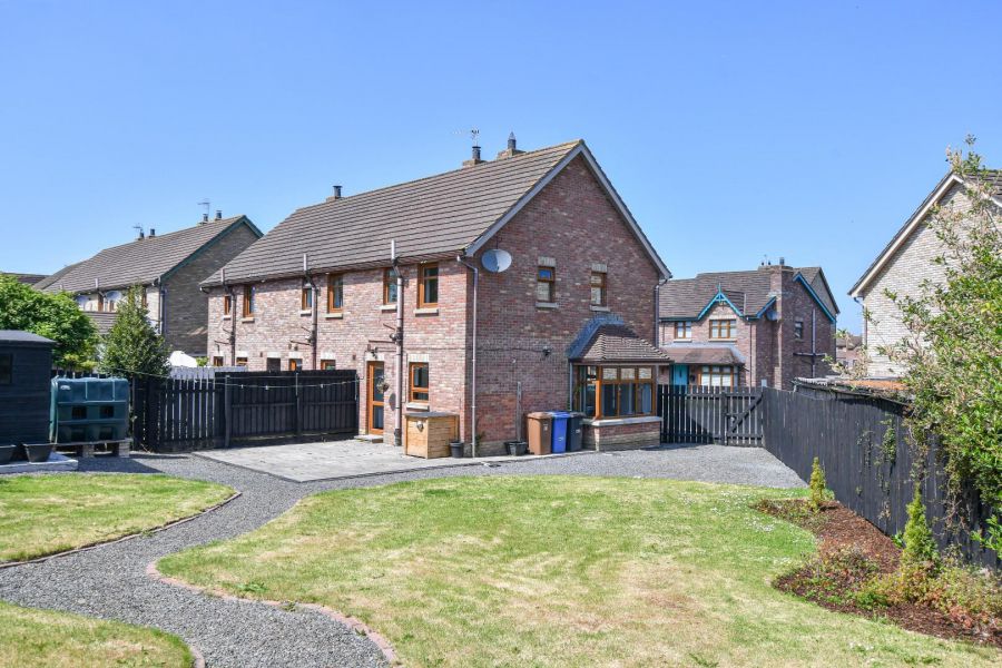 51 Stonebridge Gardens