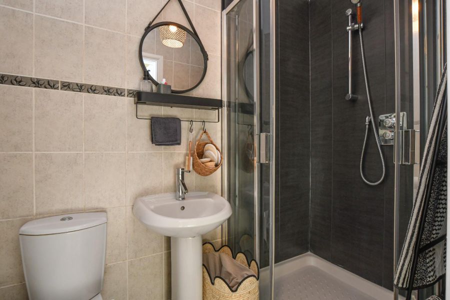 5 Lineybrook Cottages