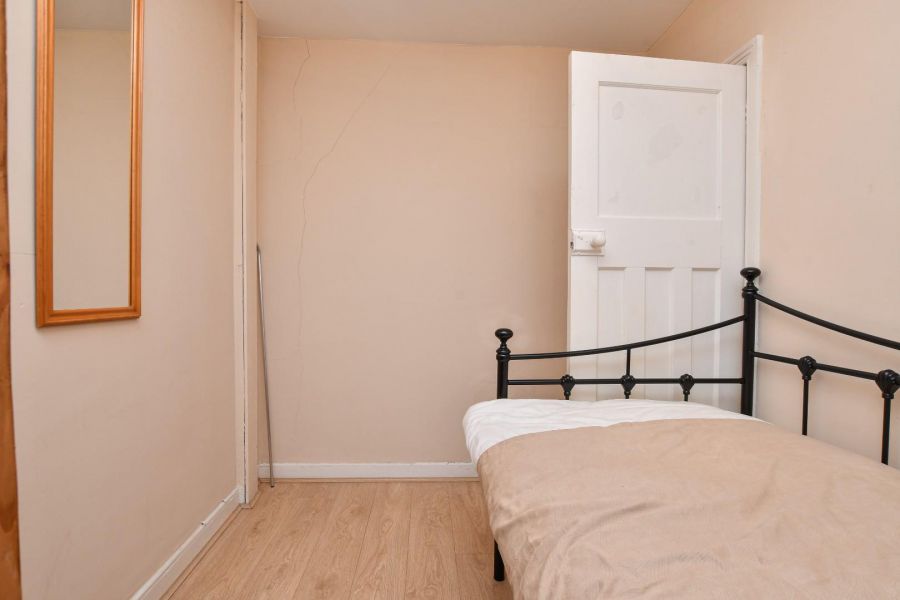 16 Beechwood Gardens