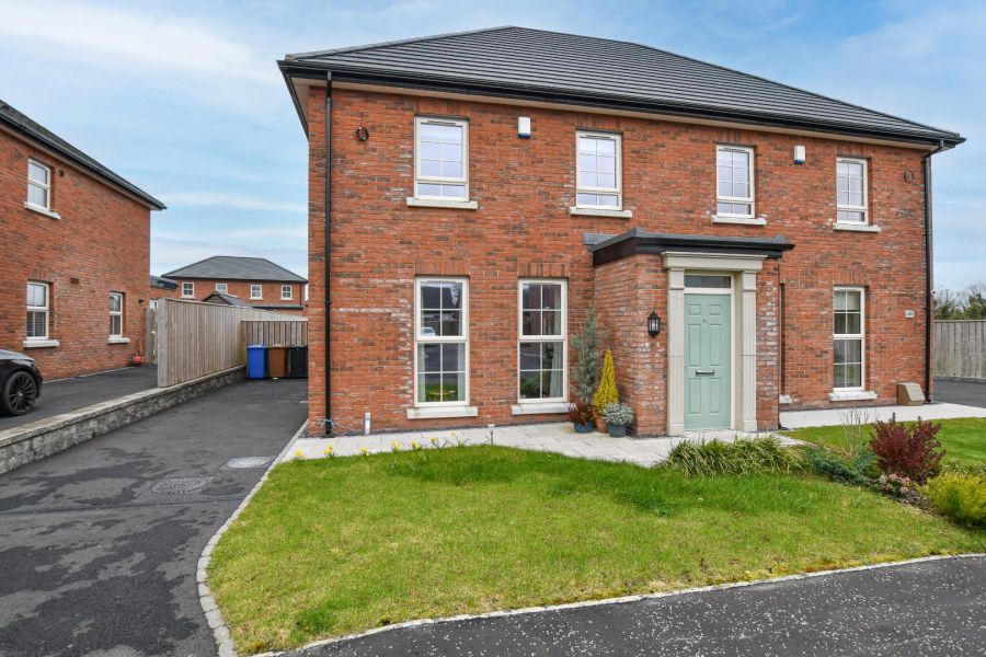 46 Helens Wood Crescent