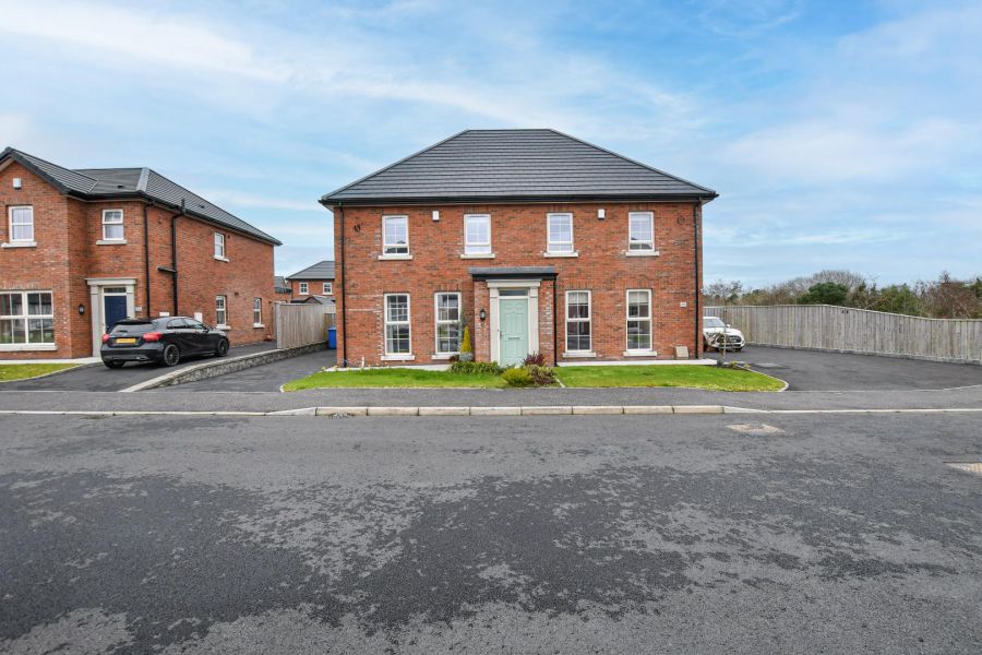 46 Helens Wood Crescent