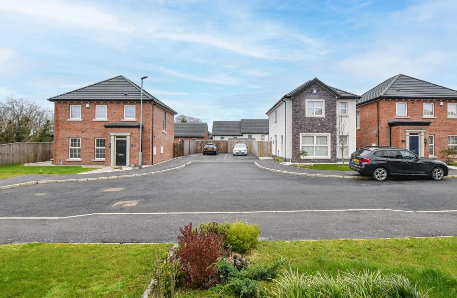 46 Helens Wood Crescent