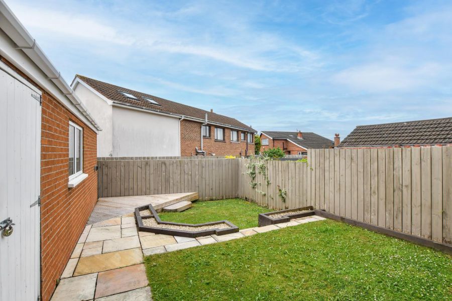 19 Cairnsville Road