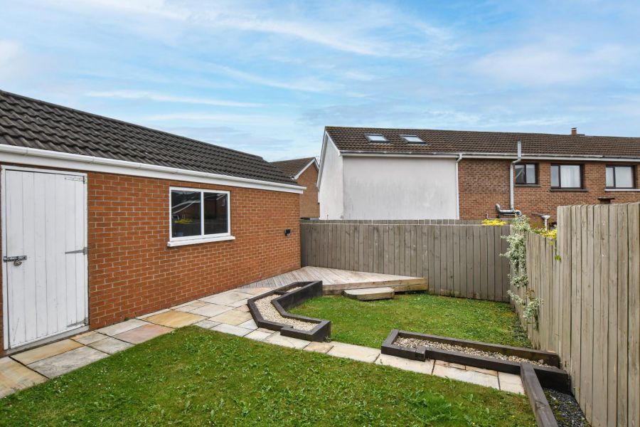 19 Cairnsville Road
