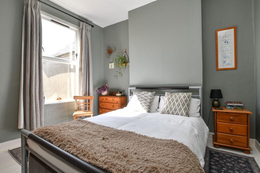 77 Railwayview Street