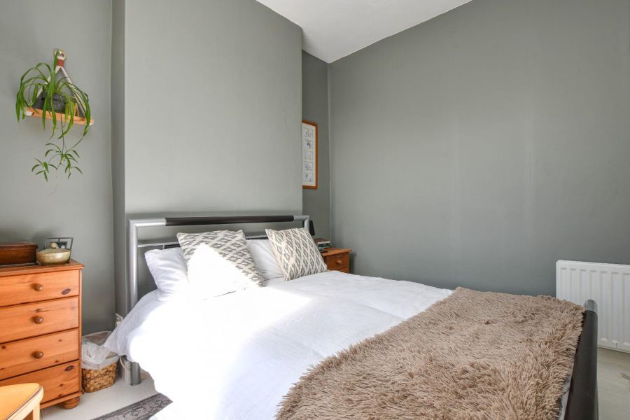 77 Railwayview Street