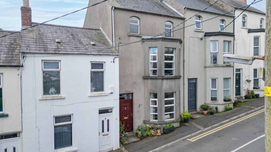 77 Railwayview Street