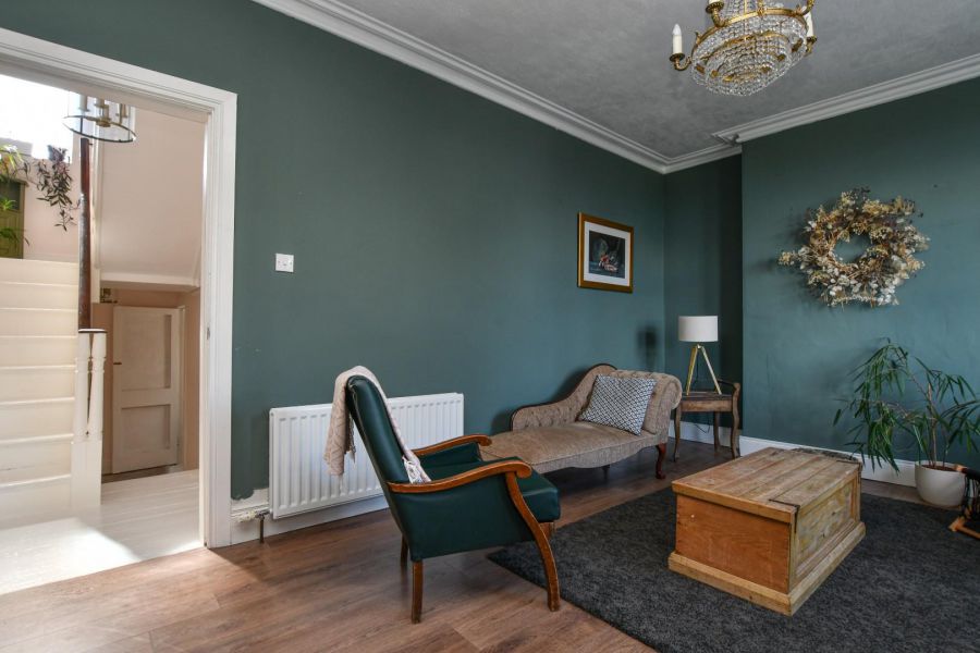 77 Railwayview Street