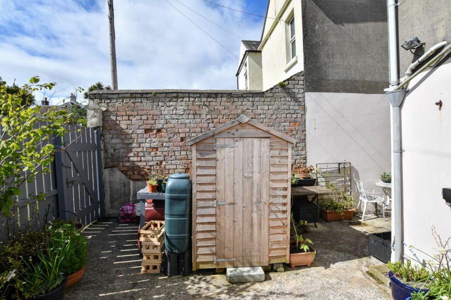 77 Railwayview Street