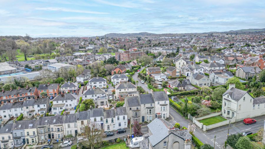 77 Railwayview Street