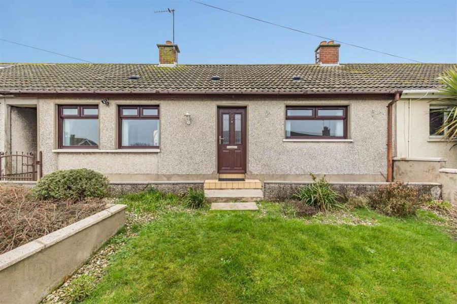 17 Springwell Crescent