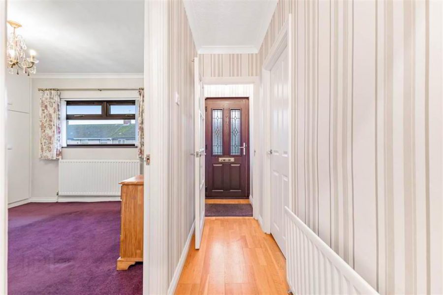 17 Springwell Crescent