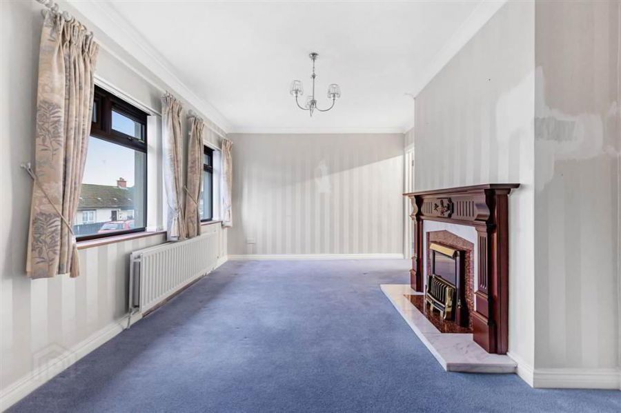 17 Springwell Crescent