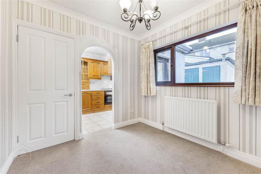 17 Springwell Crescent