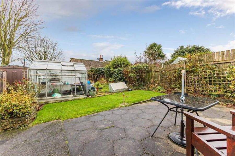 56 Springwell Crescent