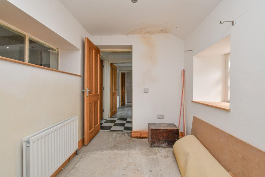 1 Manse Road