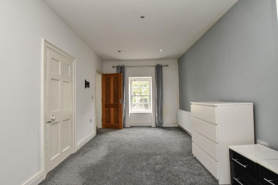 1 Manse Road