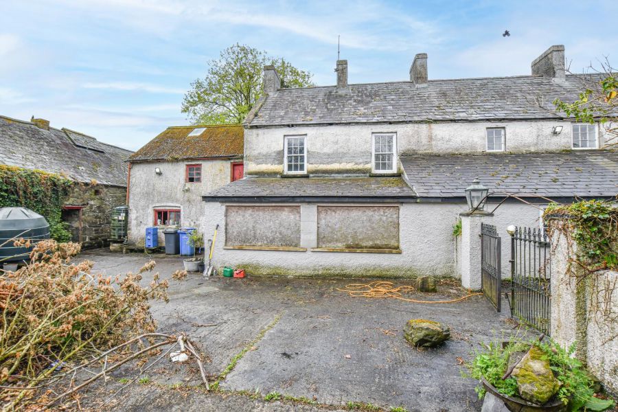 1 Manse Road