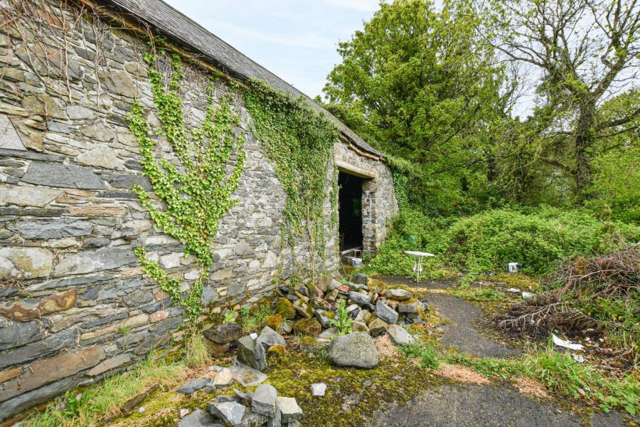 1 Manse Road