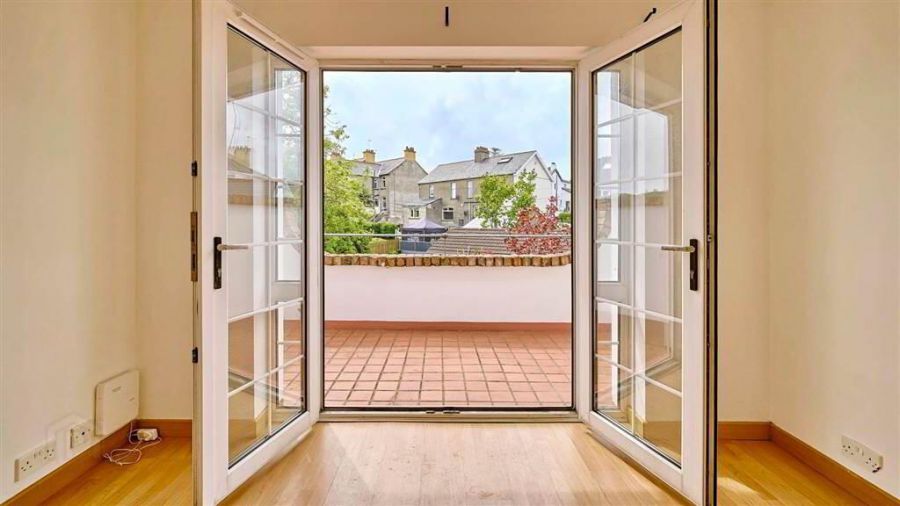 Flat 7, 45 Dufferin Square