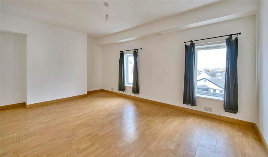 Flat 7, 45 Dufferin Square