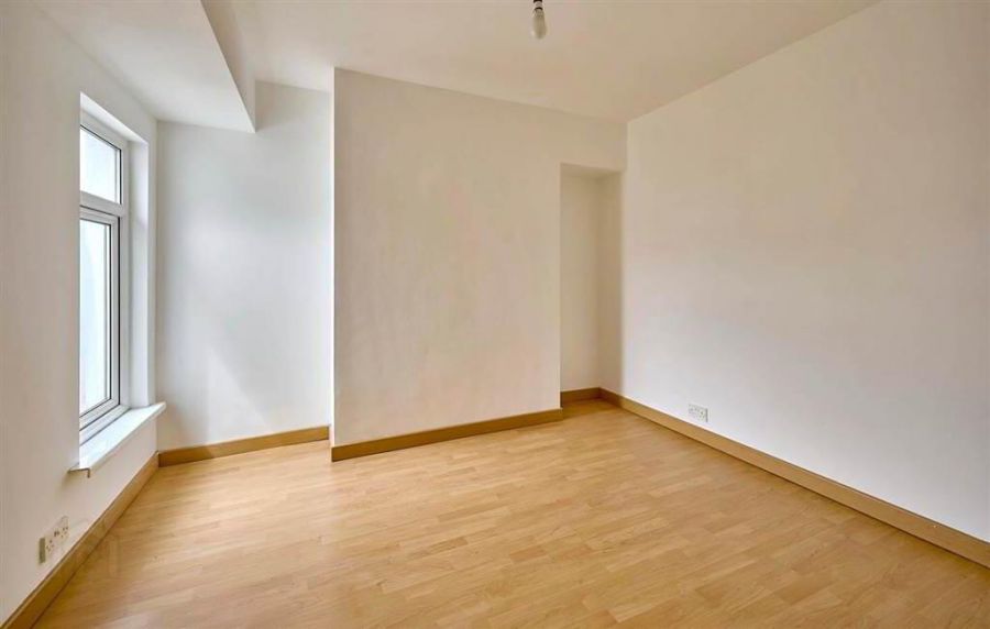 Flat 7, 45 Dufferin Square