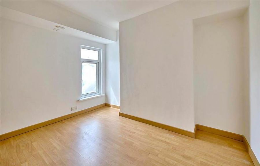 Flat 7, 45 Dufferin Square