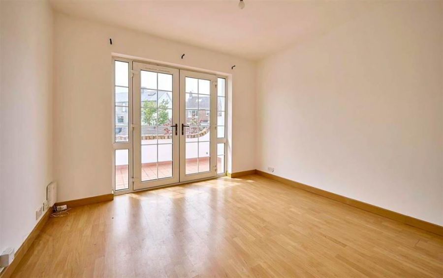 Flat 7, 45 Dufferin Square