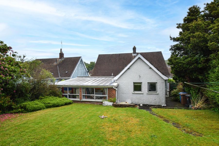 6 Abbey Drive