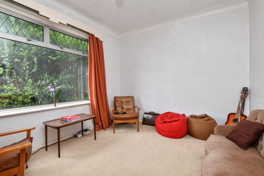 6 Abbey Drive