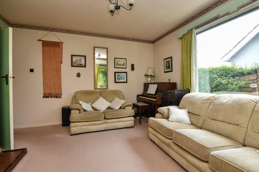 6 Abbey Drive