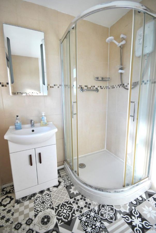 15 Sunningdale Court