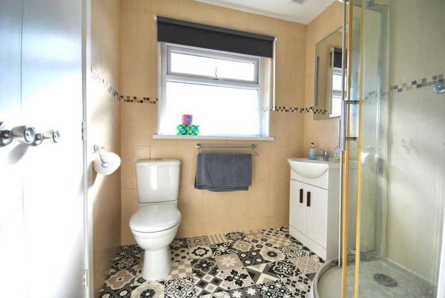 15 Sunningdale Court