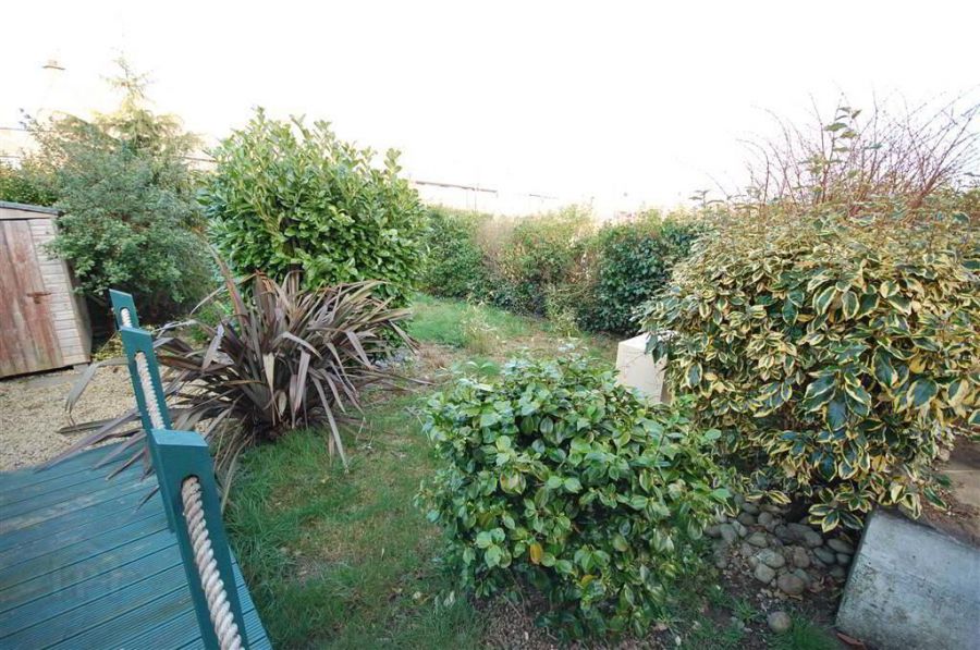 18 Silverstream Park