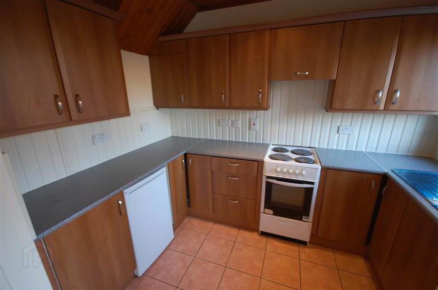 18 Silverstream Park