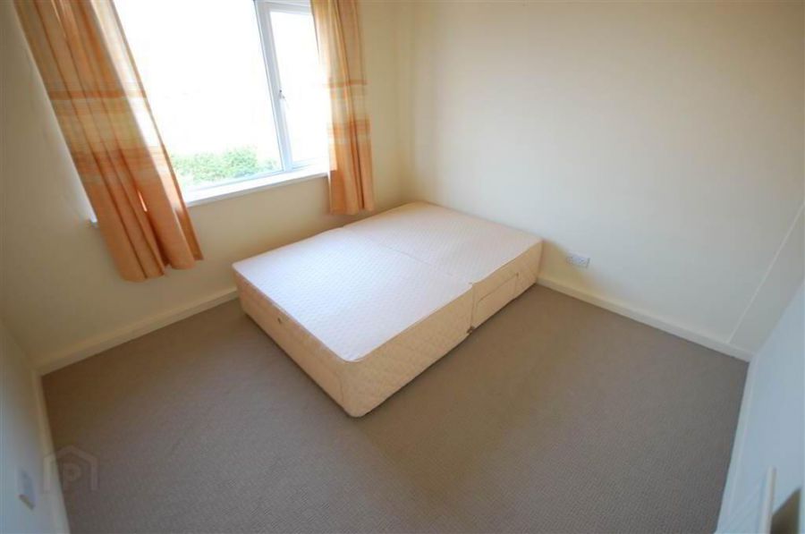 18 Silverstream Park