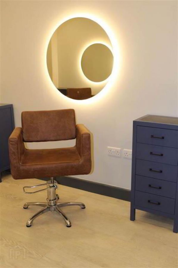 Hair Salon Chairs For Rent, 10 Market Street