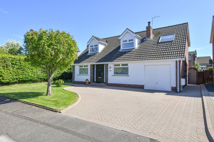 10 Dunkeld Avenue