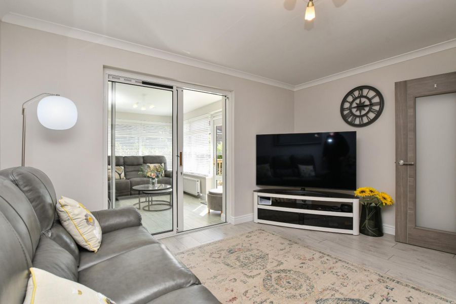 10 Dunkeld Avenue