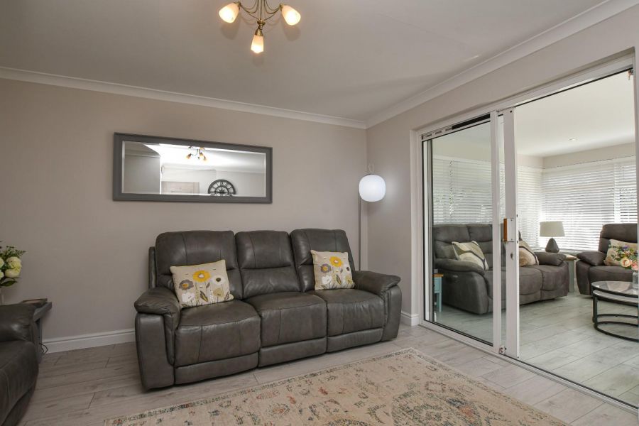 10 Dunkeld Avenue