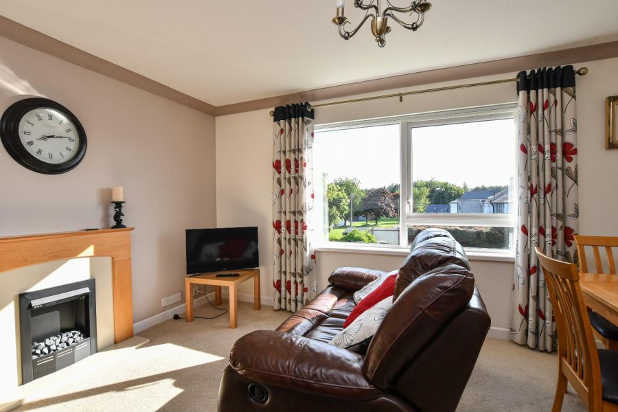 5 Sunningdale Court