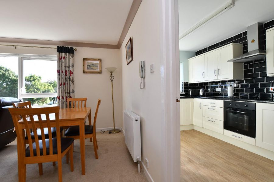 5 Sunningdale Court