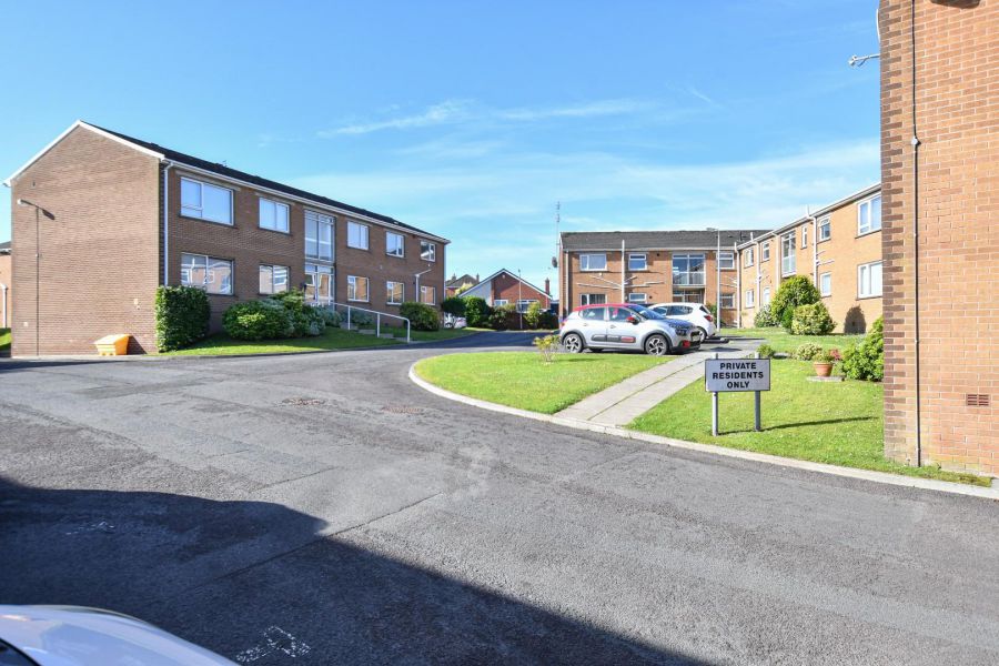 5 Sunningdale Court