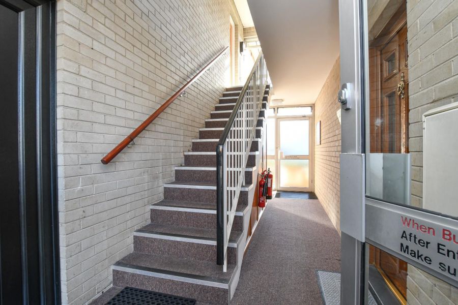 5 Sunningdale Court