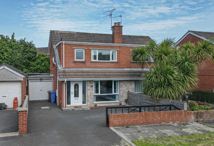 26 Castlelodge Avenue