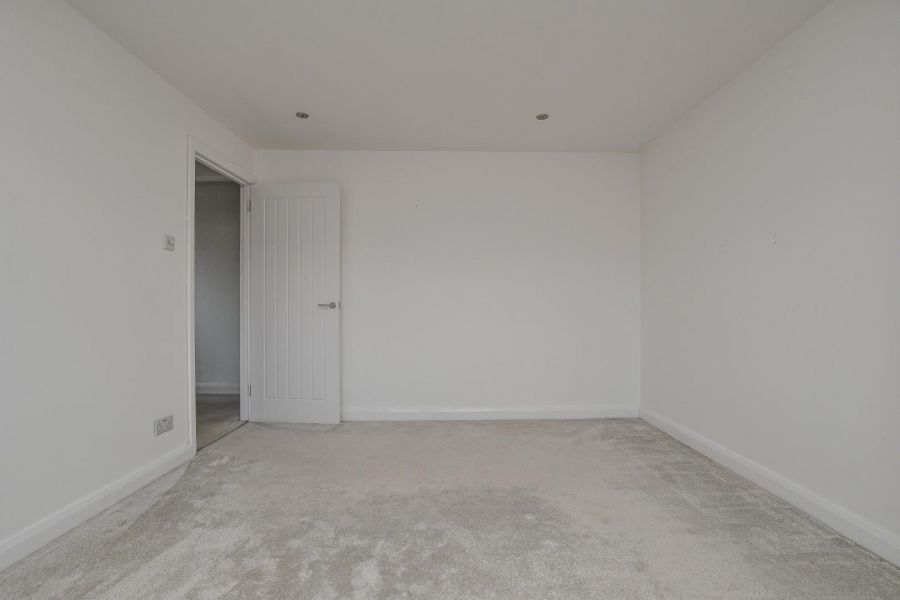 26 Castlelodge Avenue